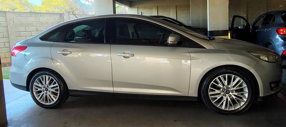 FORD FOCUS 2.0 SE SEDAN 16V FLEX 4P POWERSHIFT